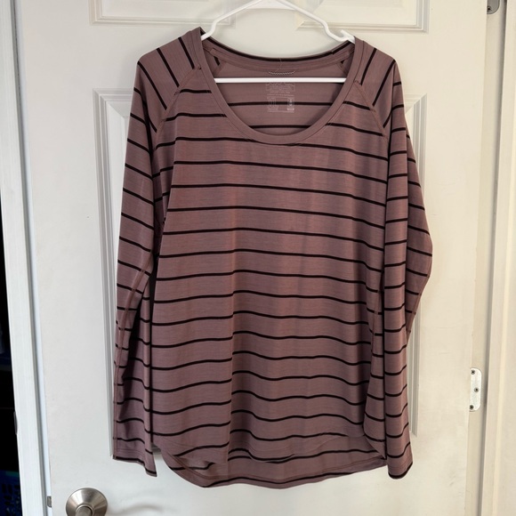 Patagonia Tops - Patagonia capilene cool trail long sleeve